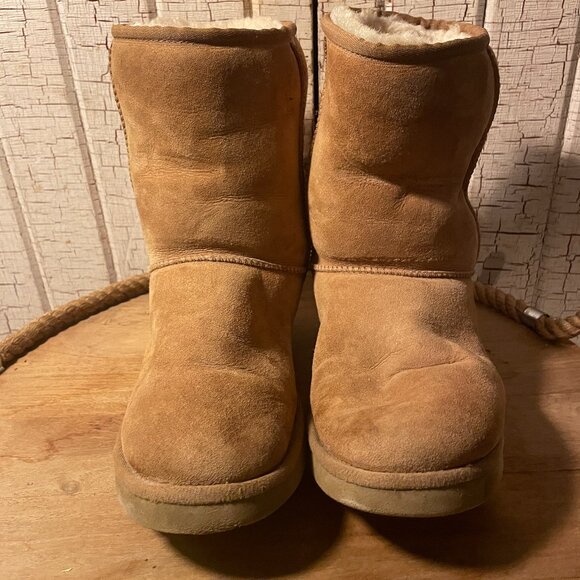 UGG Classic Short II boots in chestnut Sheepskin Us 10 - Picture 1 of 5